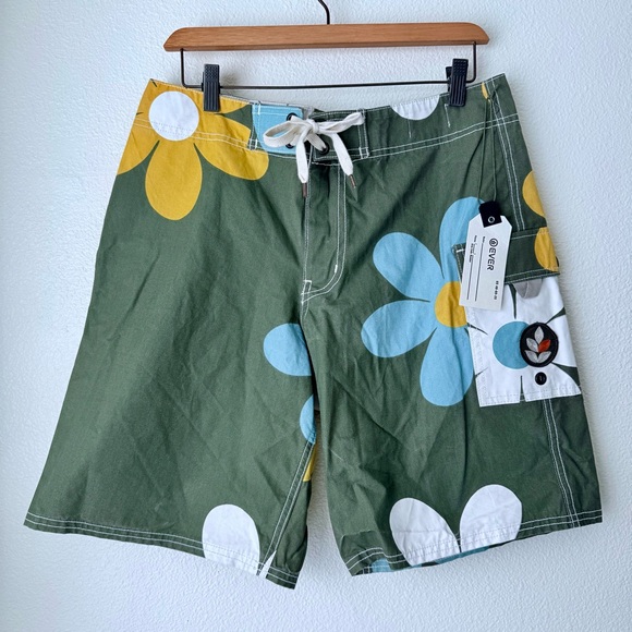 RARE EVER Brand Green Floral Board ShortsSample PieceMade in USASize 30